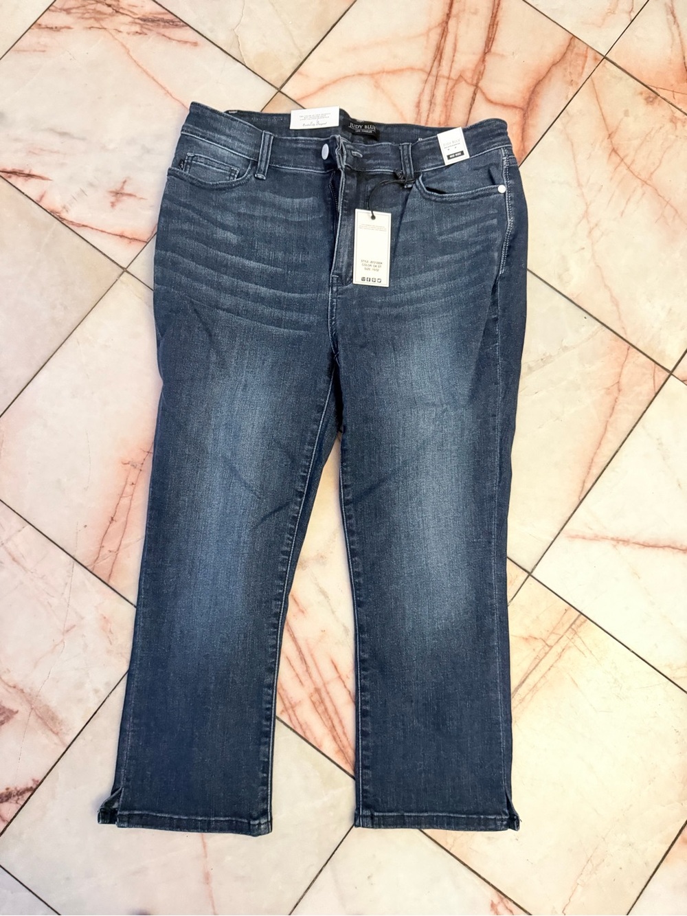 Judy Blue Dark Blue mid rise skinny fit capri
